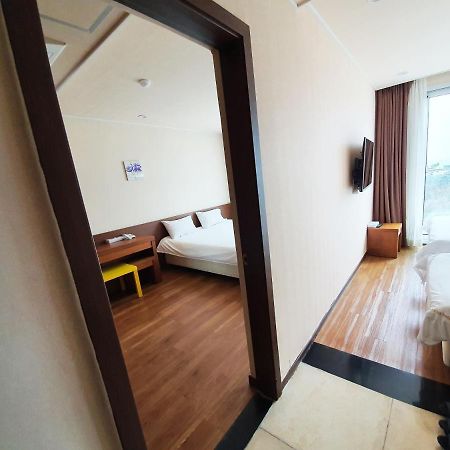 Jeju Jungmun Ocean Blue Hotel Seogwipo Ngoại thất bức ảnh