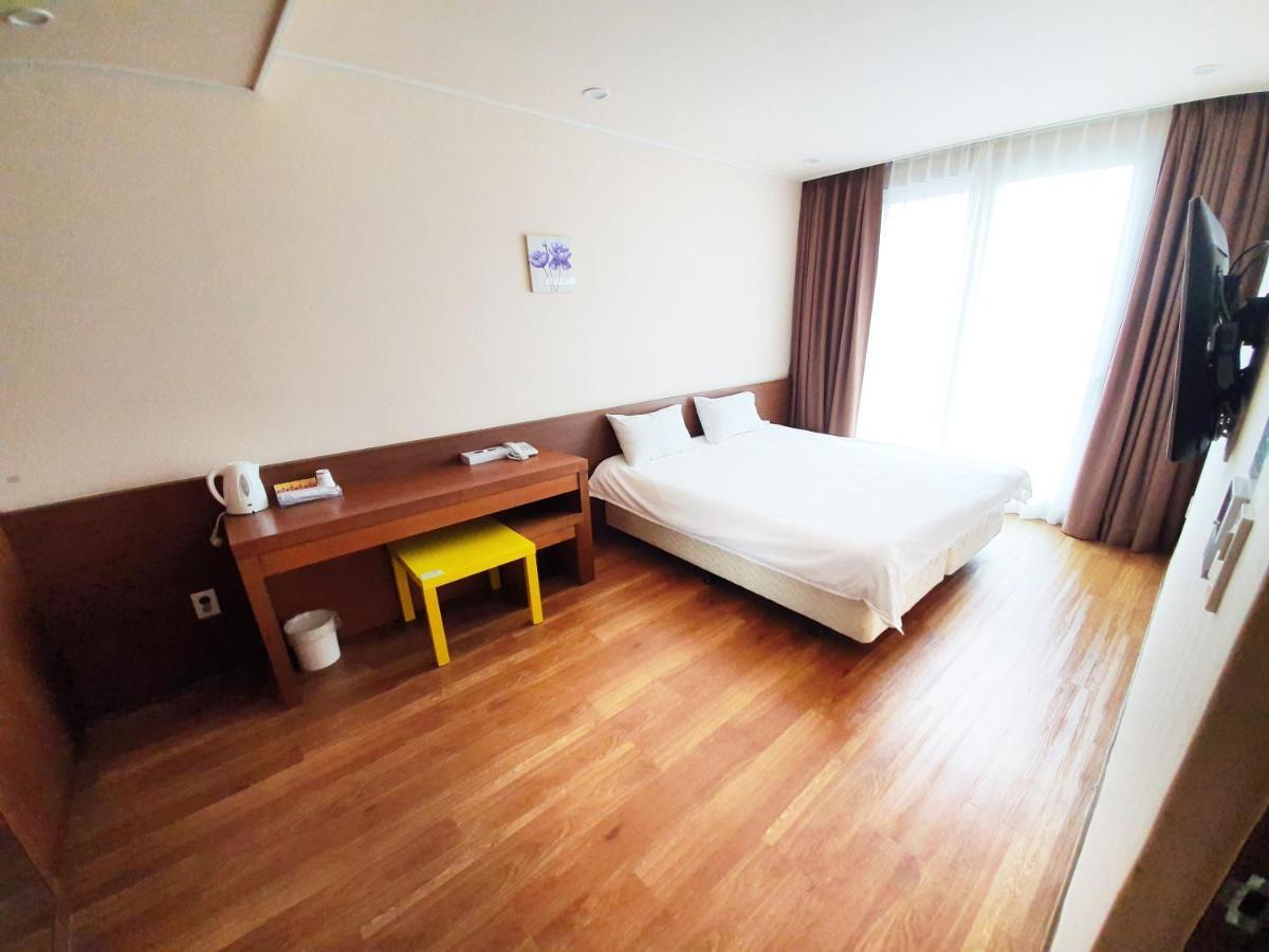 Jeju Jungmun Ocean Blue Hotel Seogwipo Ngoại thất bức ảnh