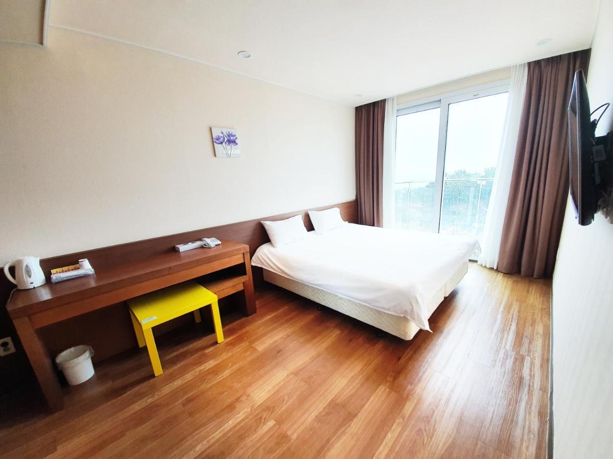 Jeju Jungmun Ocean Blue Hotel Seogwipo Ngoại thất bức ảnh